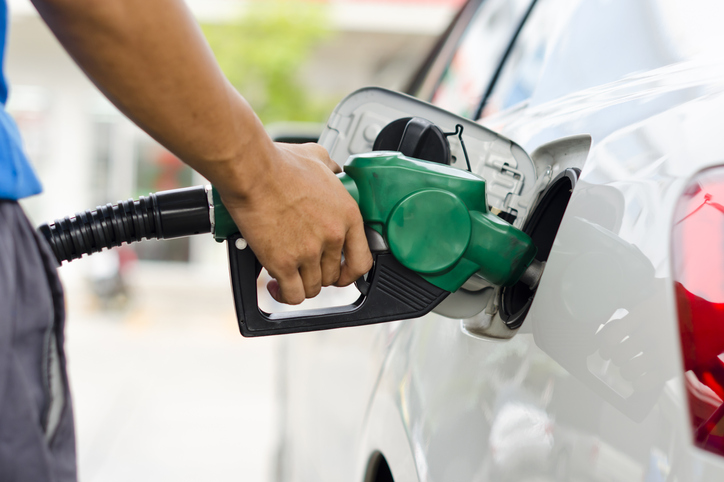 How to Practice Safety at the Gas Pump