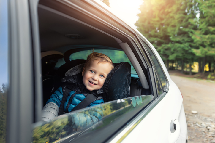 driving-safe-with-kid-in-car-hawaii