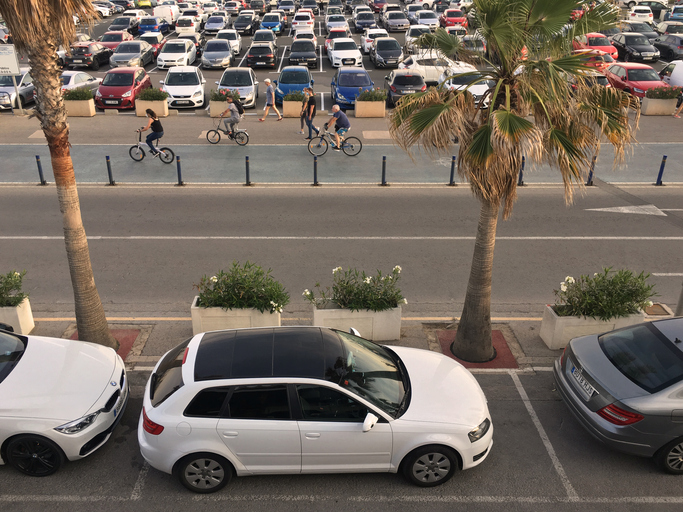 hawaii-car-parked